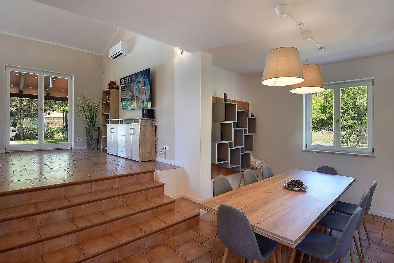 Villa Mit Beheiztem Privatpool, Bbq, Darts Medulin Holiday home