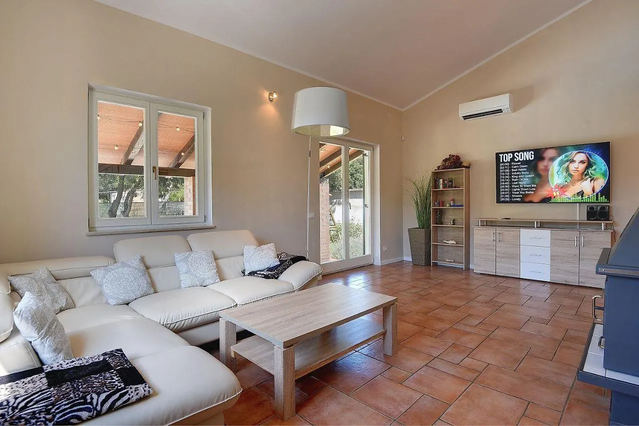Semesterbostad Villa Mit Beheiztem Privatpool, Bbq, Darts Medulin Kroatien