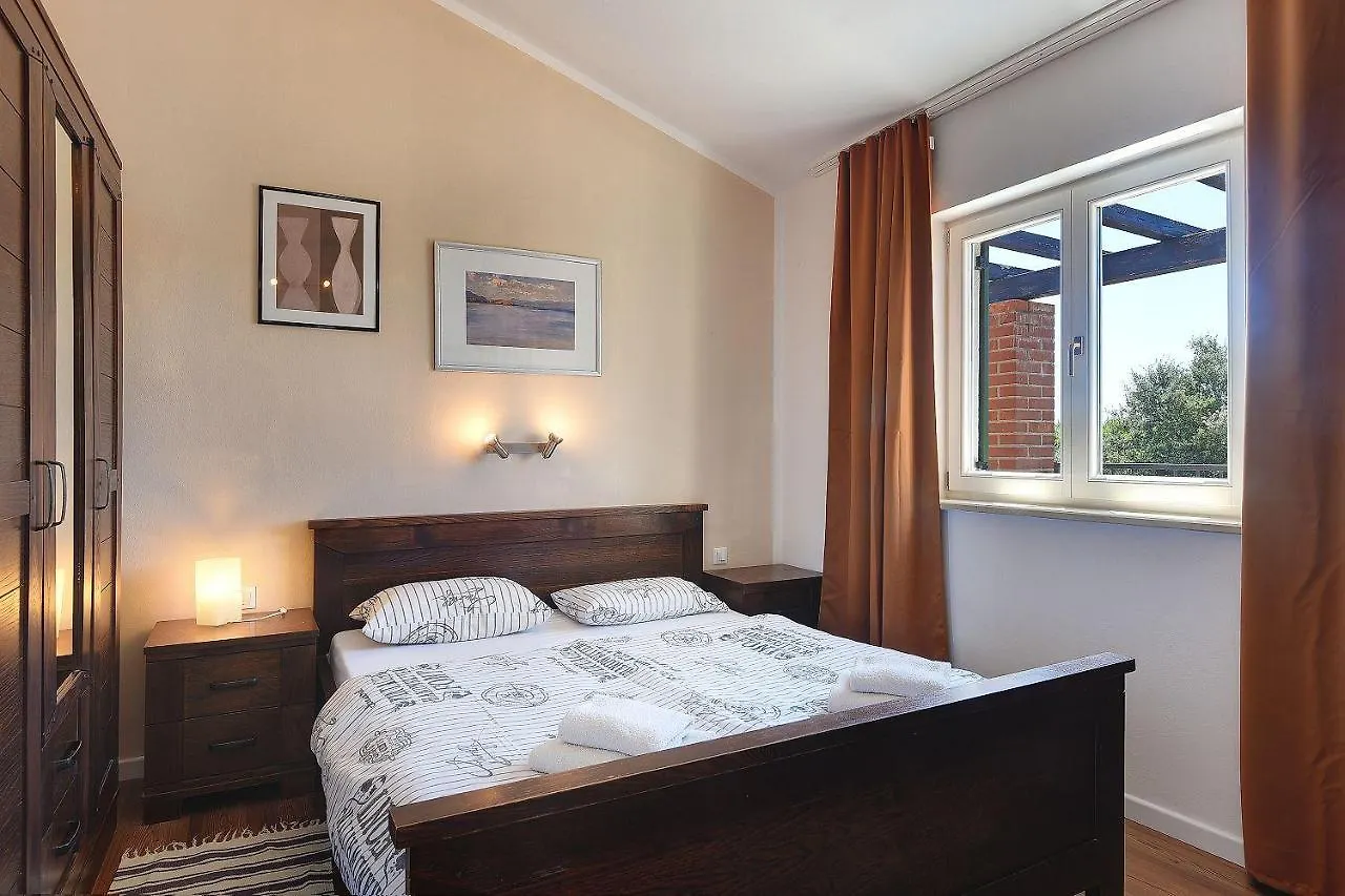 Villa Mit Beheiztem Privatpool, Bbq, Darts Medulin Holiday home