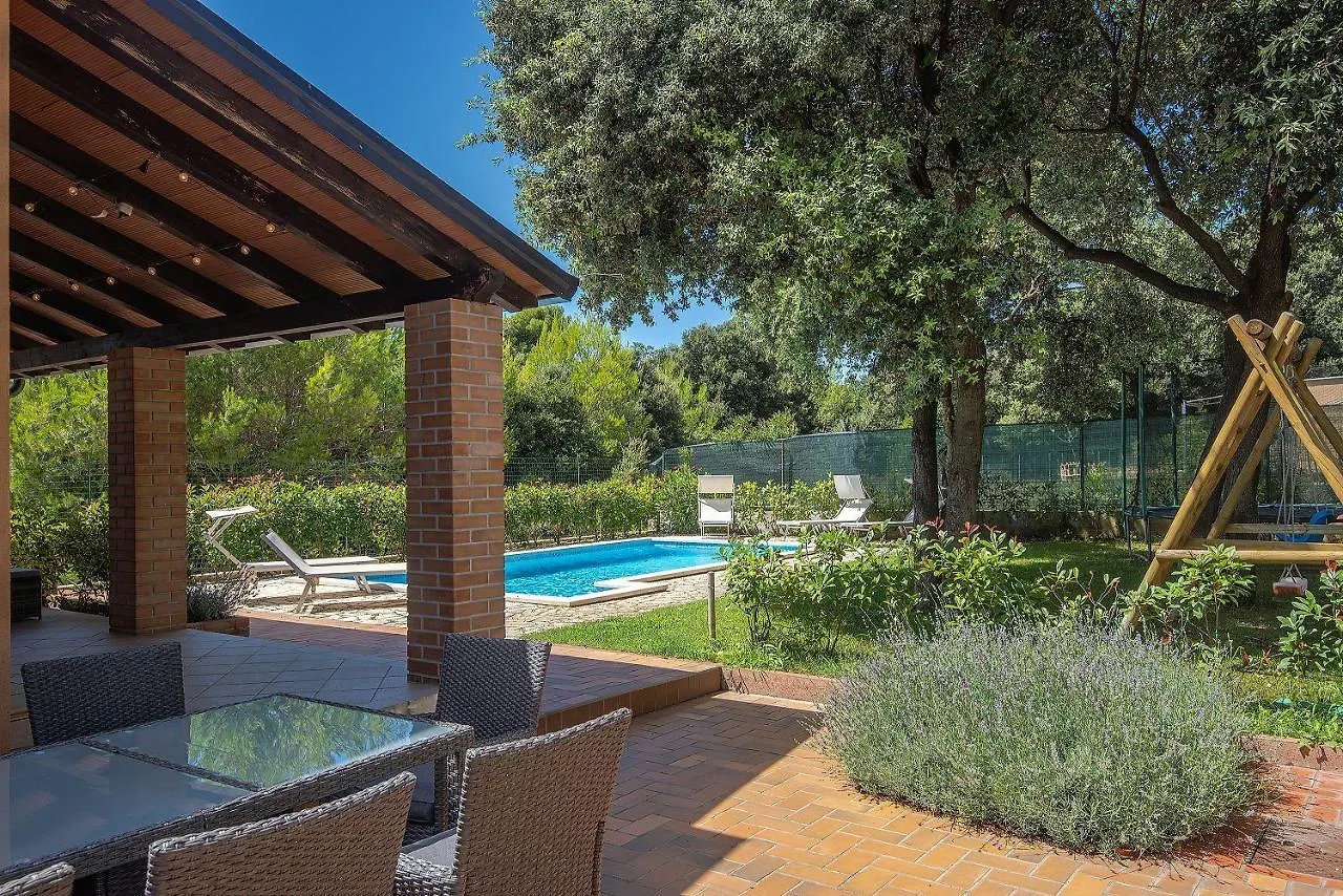 Villa Mit Beheiztem Privatpool, Bbq, Darts Medulin 0*,