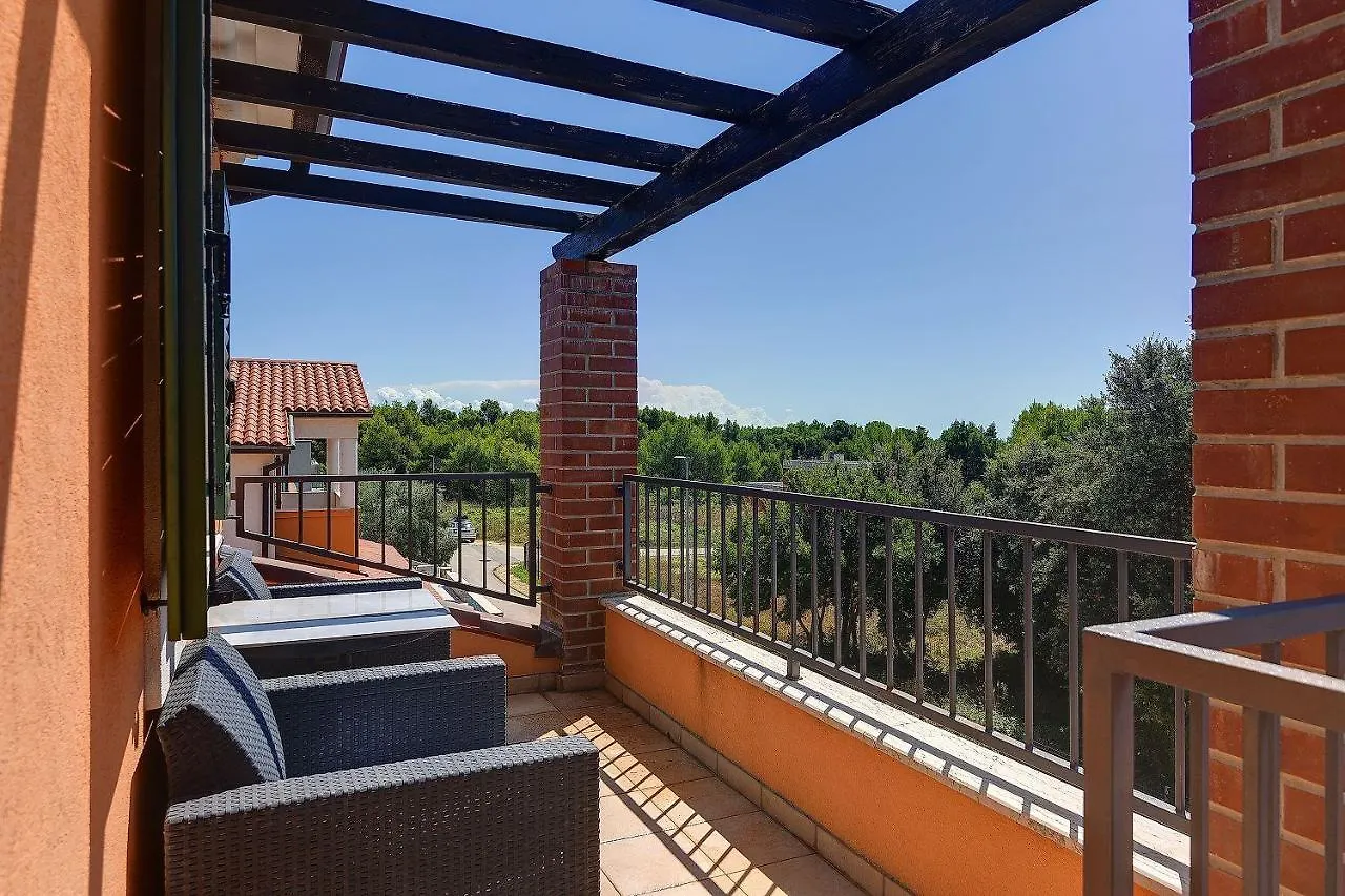 Holiday home Villa Mit Beheiztem Privatpool, Bbq, Darts Medulin