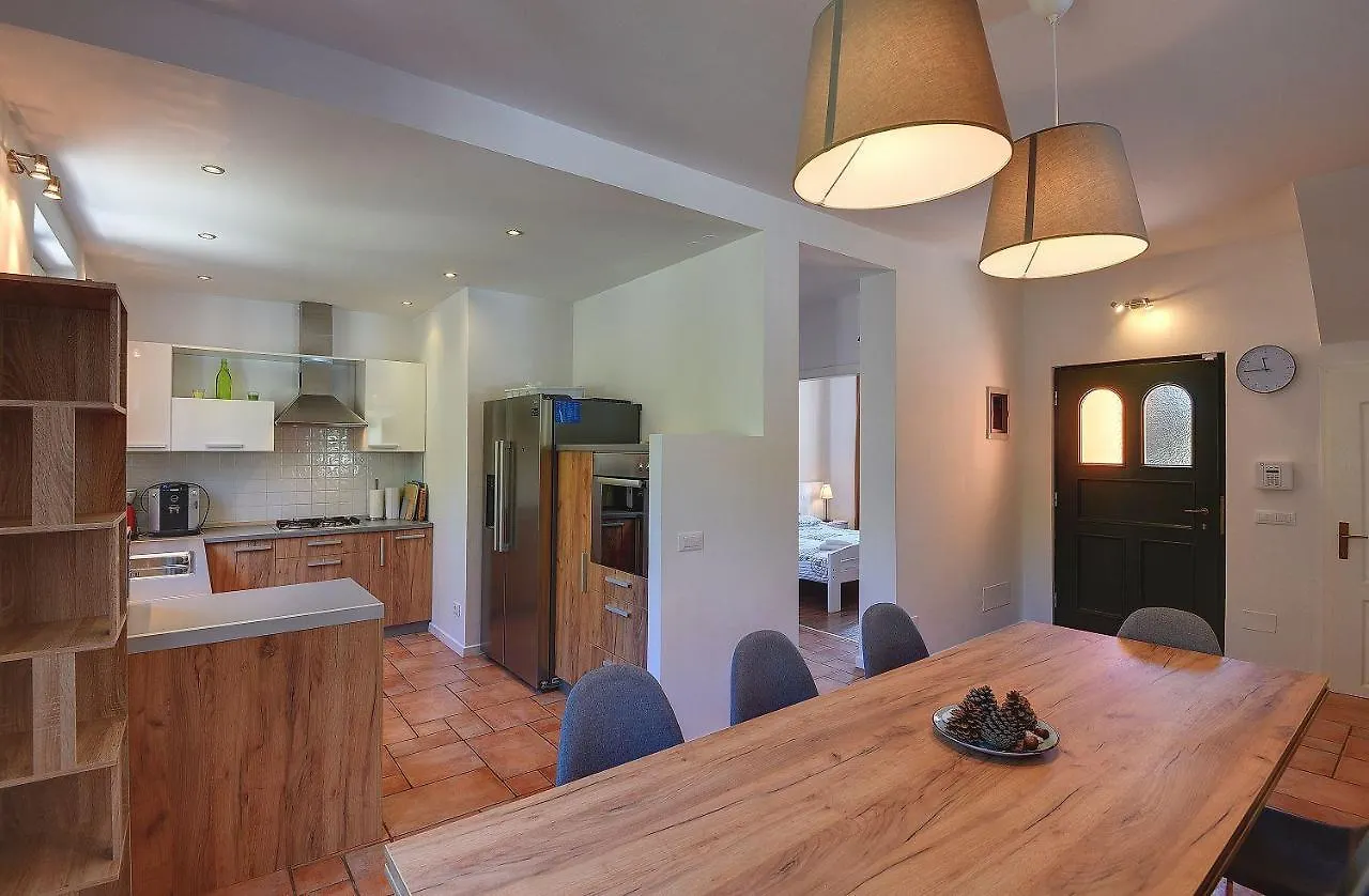 Holiday home Villa Mit Beheiztem Privatpool, Bbq, Darts Medulin
