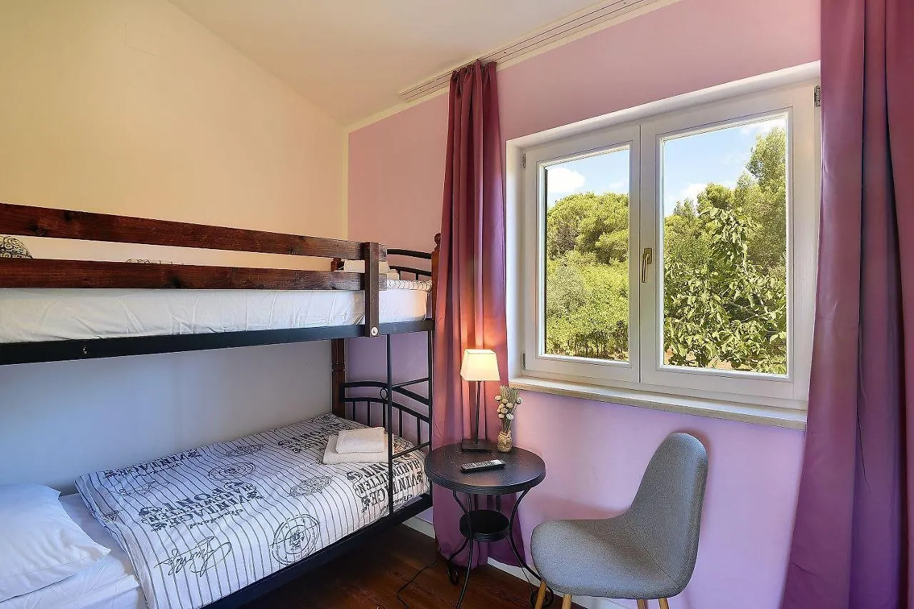 Villa Mit Beheiztem Privatpool, Bbq, Darts Medulin 0*,  Croatia